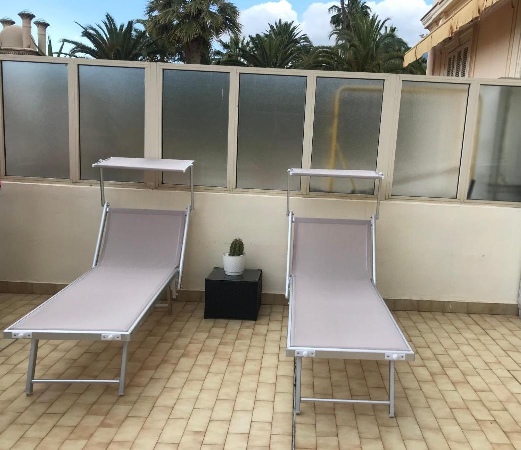 Appartement Terrasse Dans Palace Centre Ville 멍똥 외부 사진